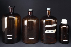 Glasflaschen mit Stopfen
